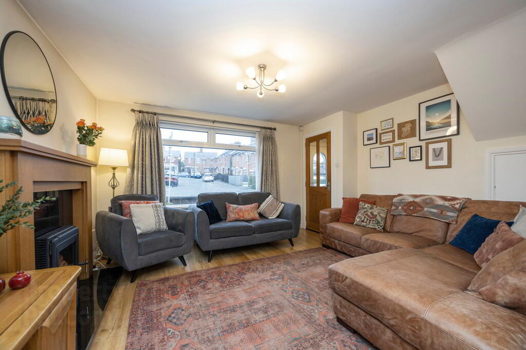111 Dunraven Park 4 of 24