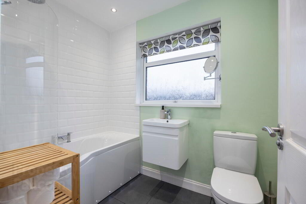 111 Dunraven Park 20 of 24