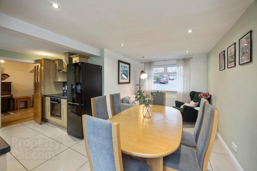 111 Dunraven Park 9 of 24
