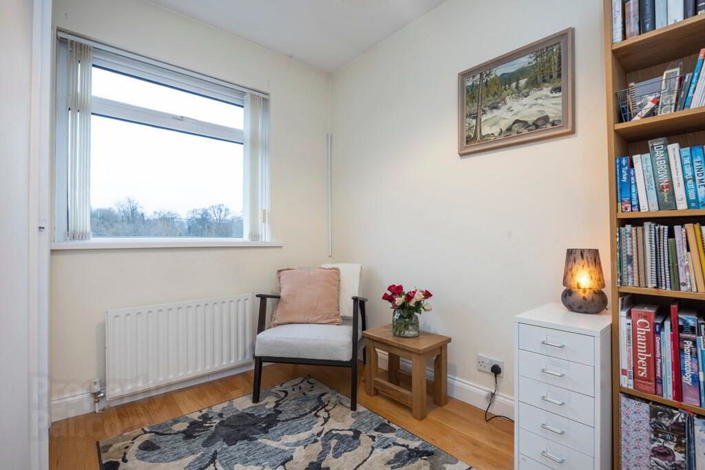 111 Dunraven Park 19 of 24