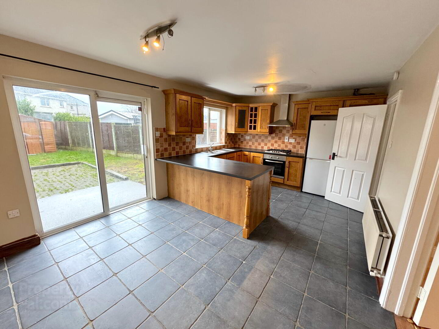 9 Chestnut Lawn 6 of 23