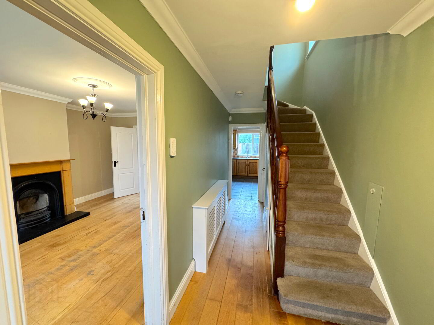 9 Chestnut Lawn 3 of 23