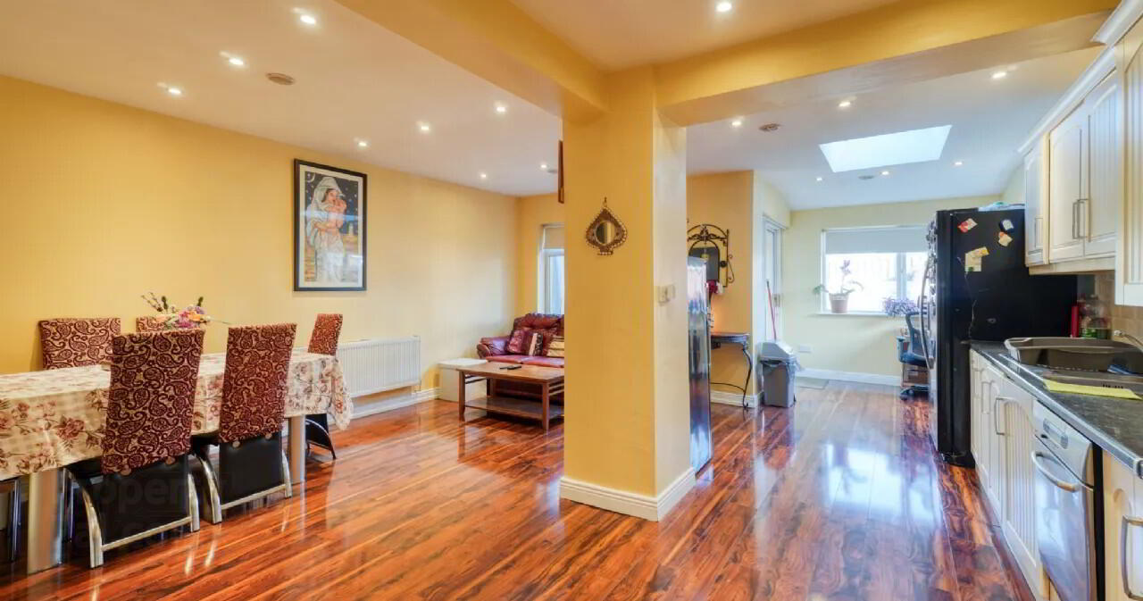 42 Oakleigh 4 of 17