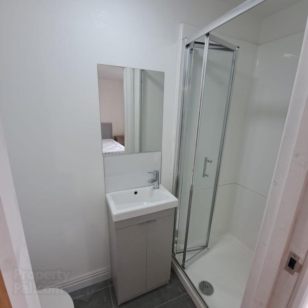 En-Suite Room, Ridgeway Street