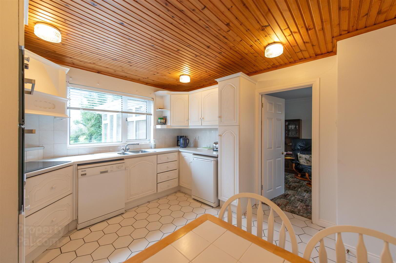 5 Nutgrove Road 4 of 45