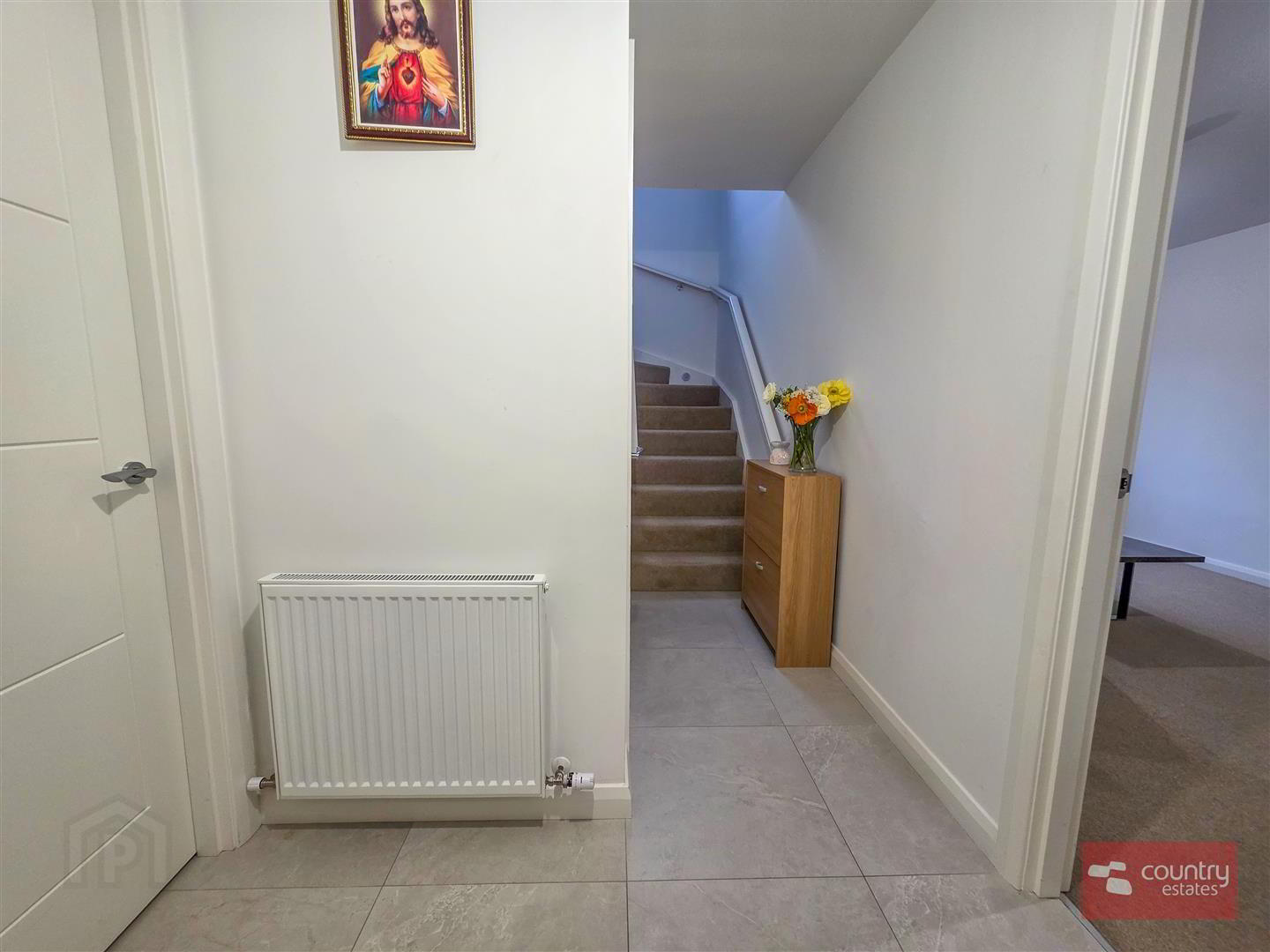 8 Glencollyer Street 4 of 25