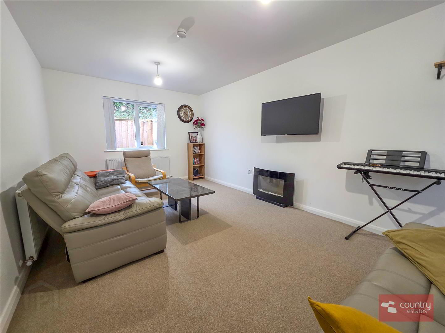 8 Glencollyer Street 6 of 25