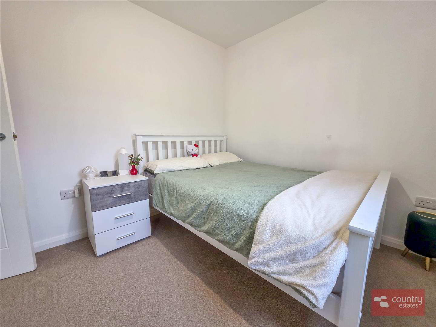 8 Glencollyer Street 19 of 25