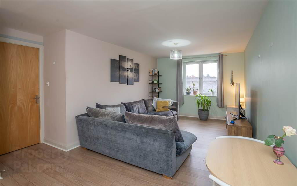 25 Hawthornden Building 7 of 17