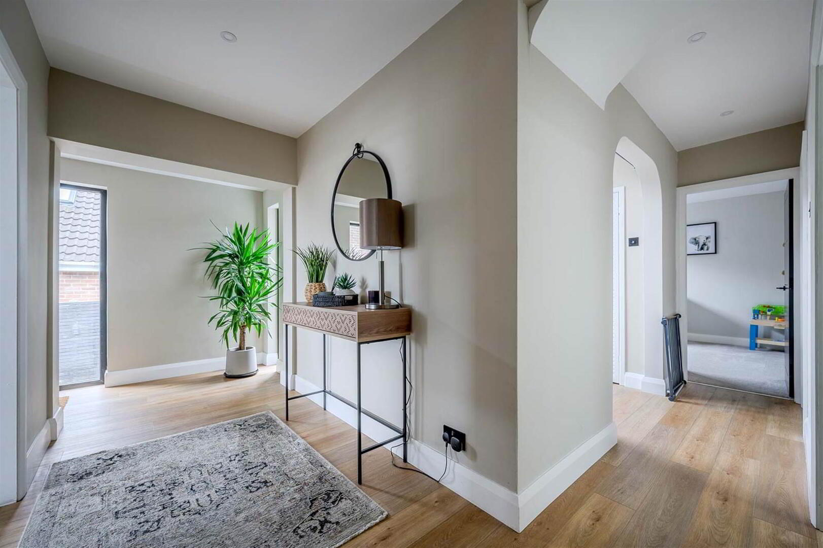 8 Ardmore Avenue 5 of 32