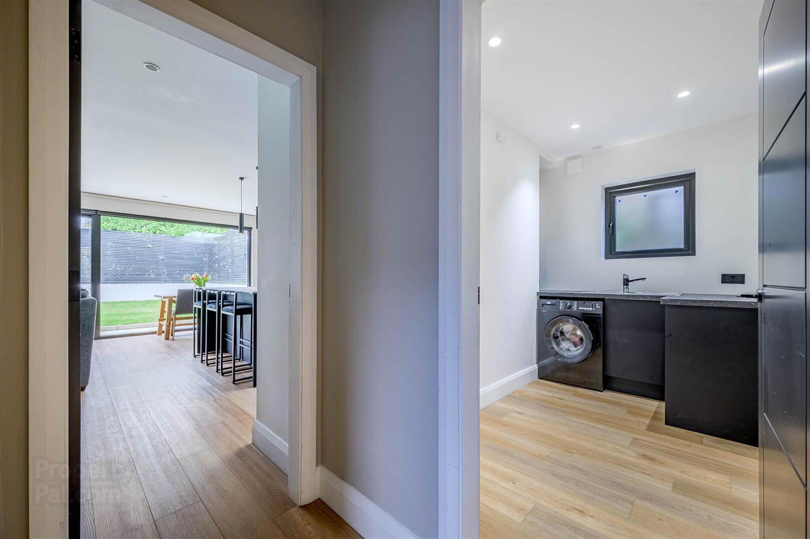 8 Ardmore Avenue 6 of 32