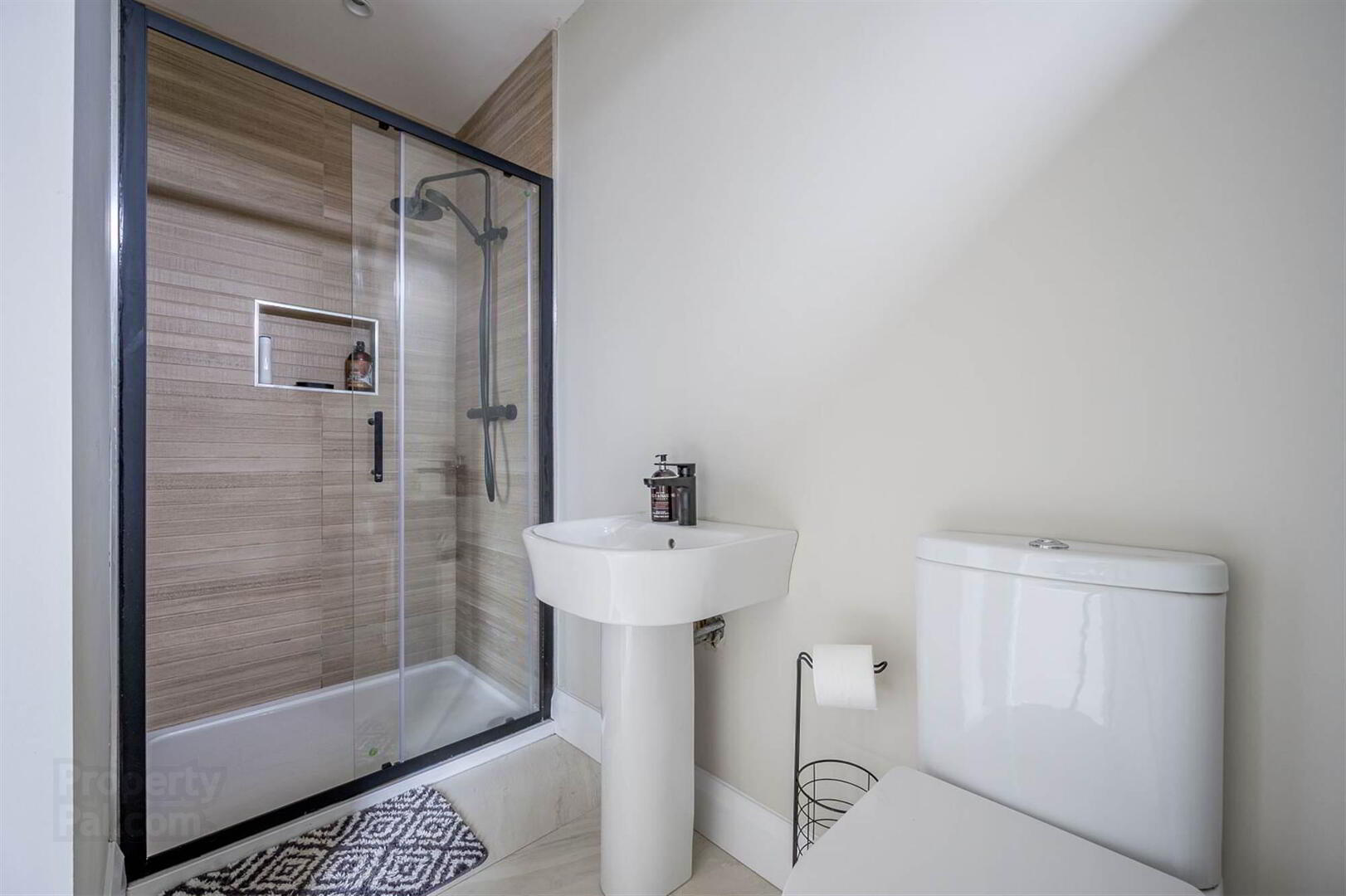 8 Ardmore Avenue 19 of 32