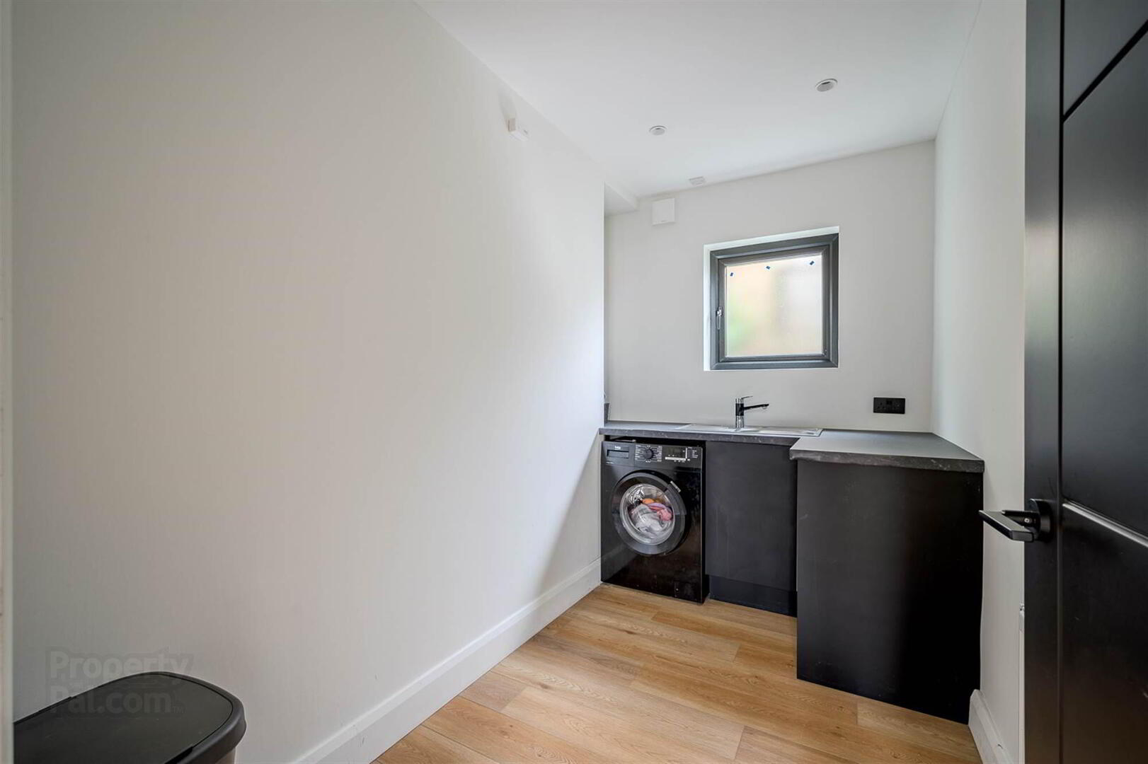 8 Ardmore Avenue 16 of 32