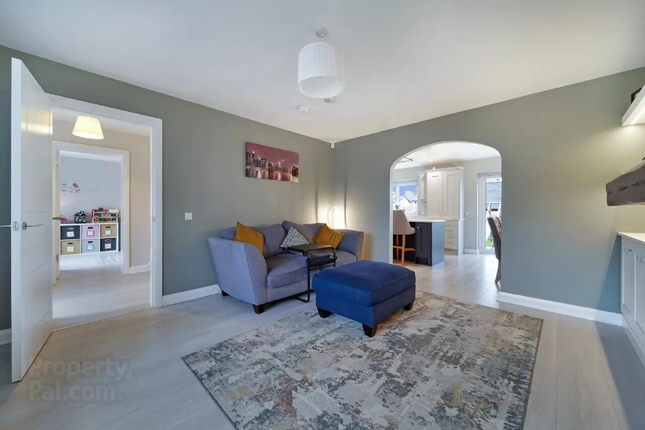 44 Crieve Mor Ave 9 of 38