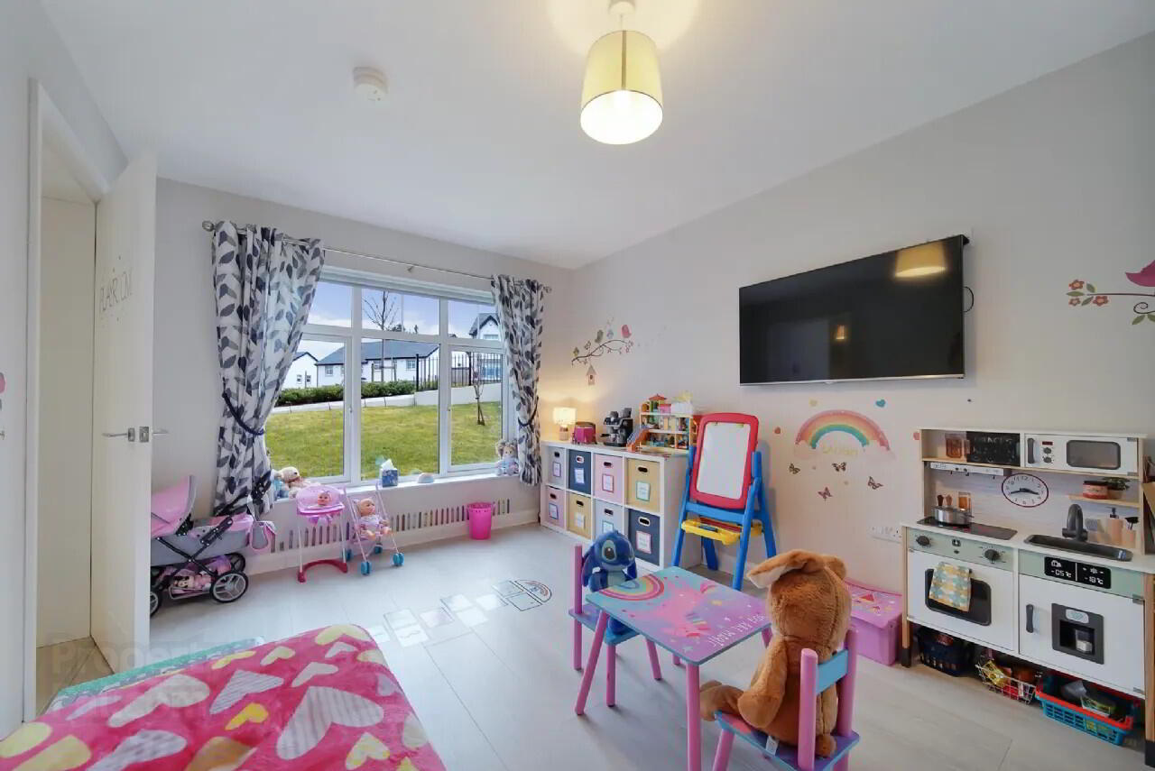 44 Crieve Mor Ave 21 of 38