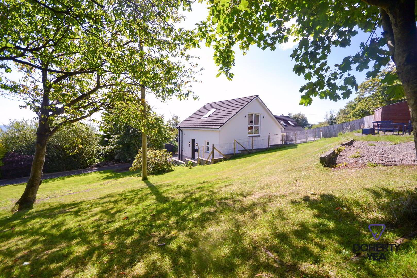 Loughview Lodge, 31c Mccraes Brae