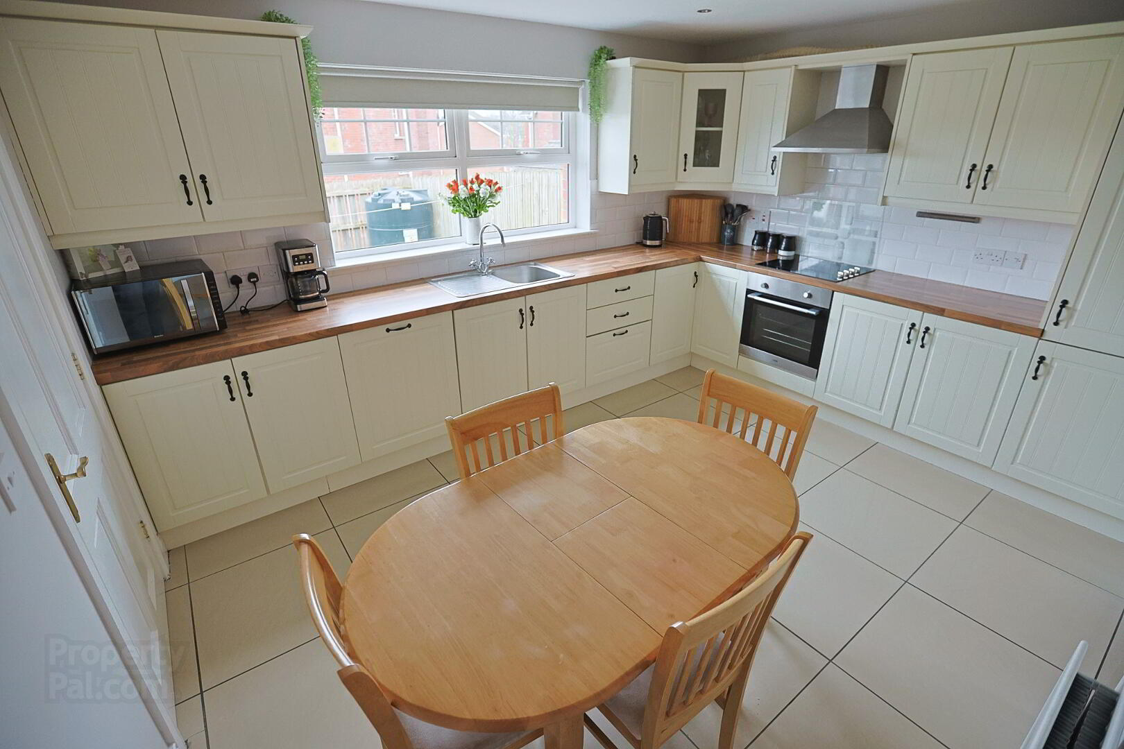 33 Windsor Hill 10 of 41