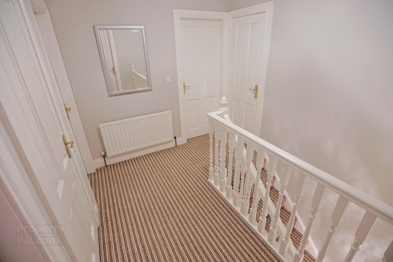 33 Windsor Hill 22 of 41