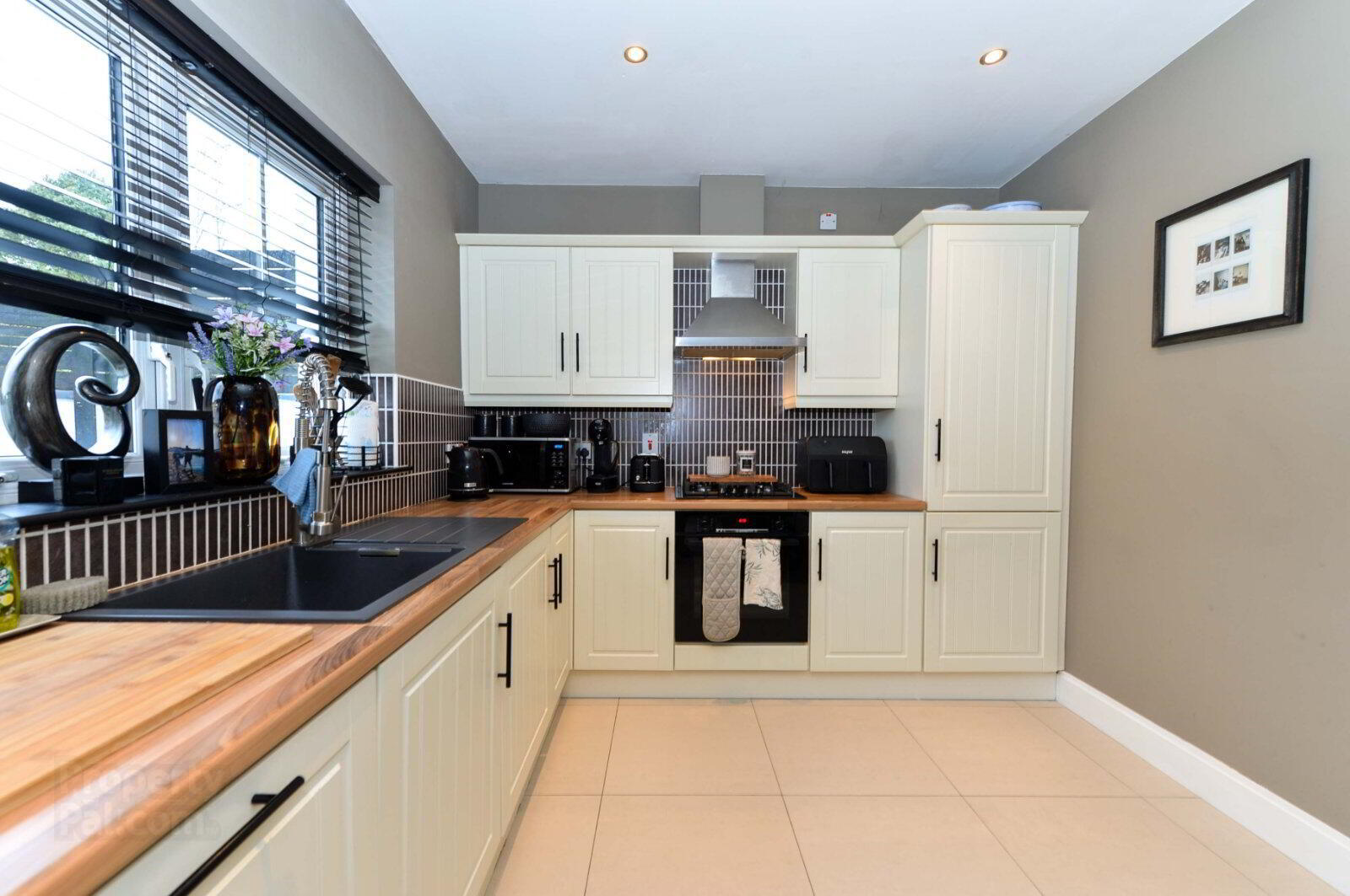 256 Larne Road 5 of 17