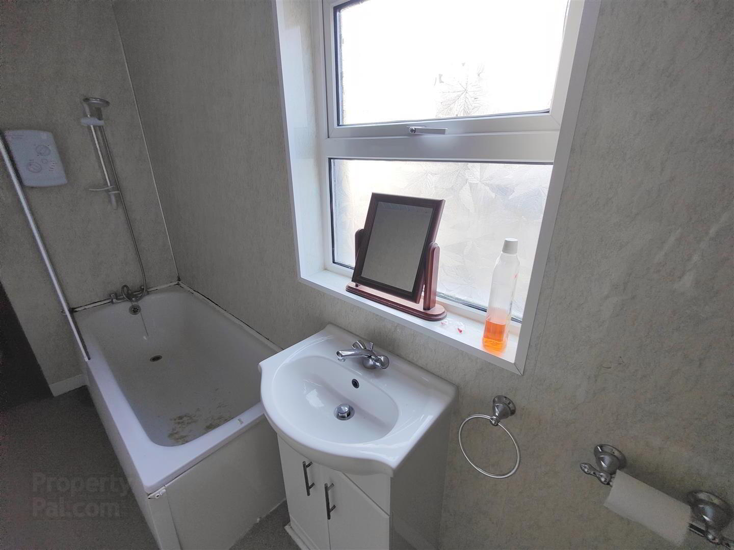 834 Crumlin Road 15 of 28