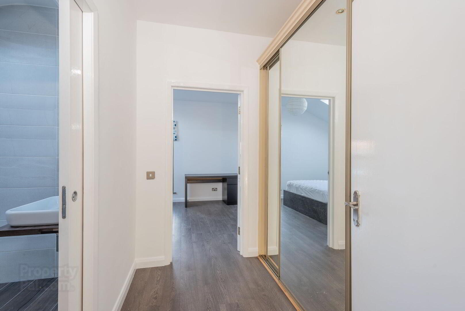 Apt 8, Balmoral Manor 9 of 14