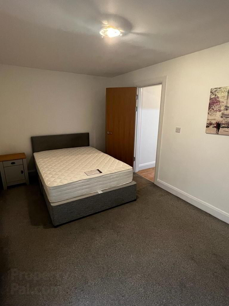 Unit A, 32 Southwell Road 5 of 7