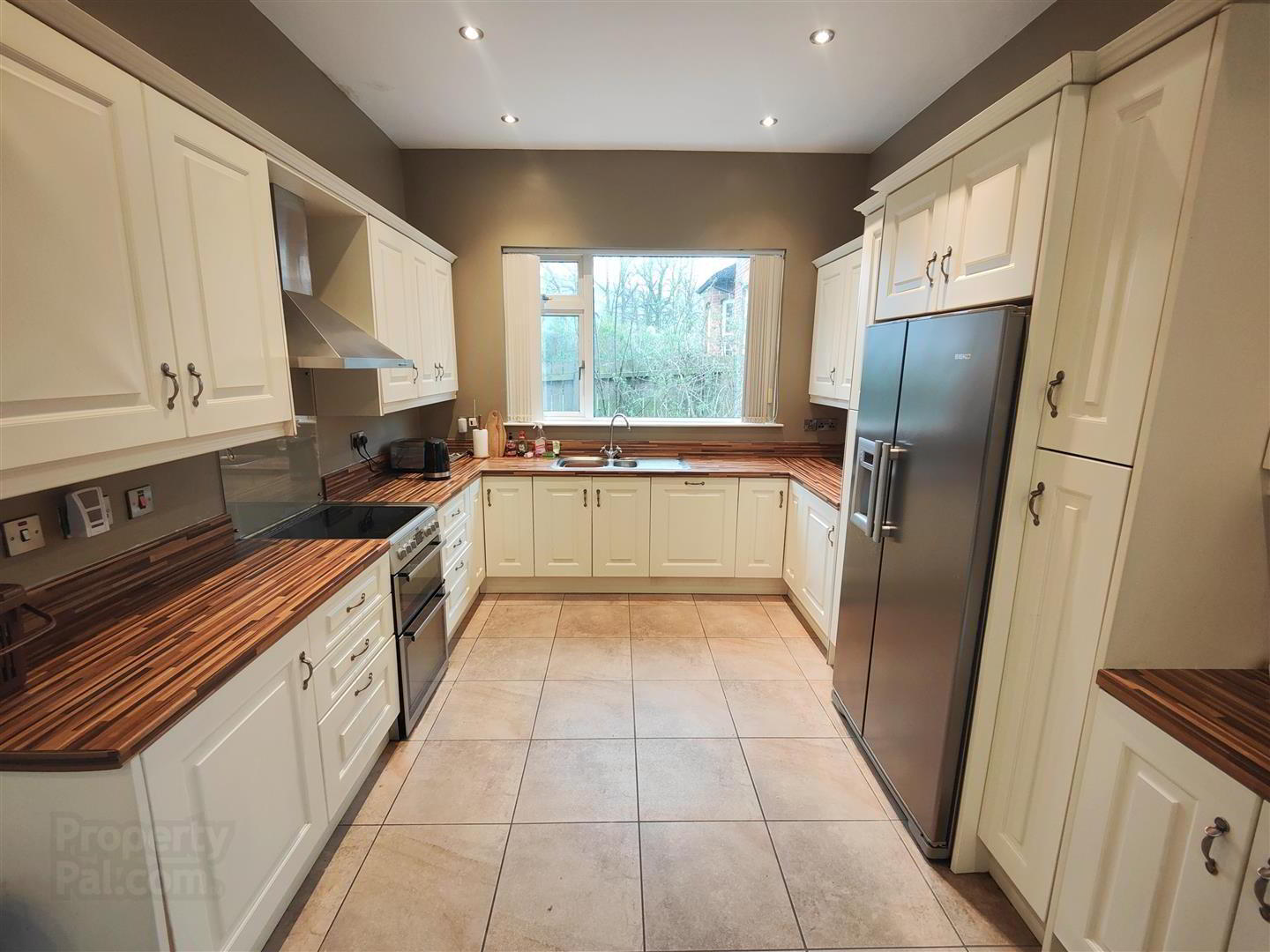 3 Ballygomartin Road 9 of 34