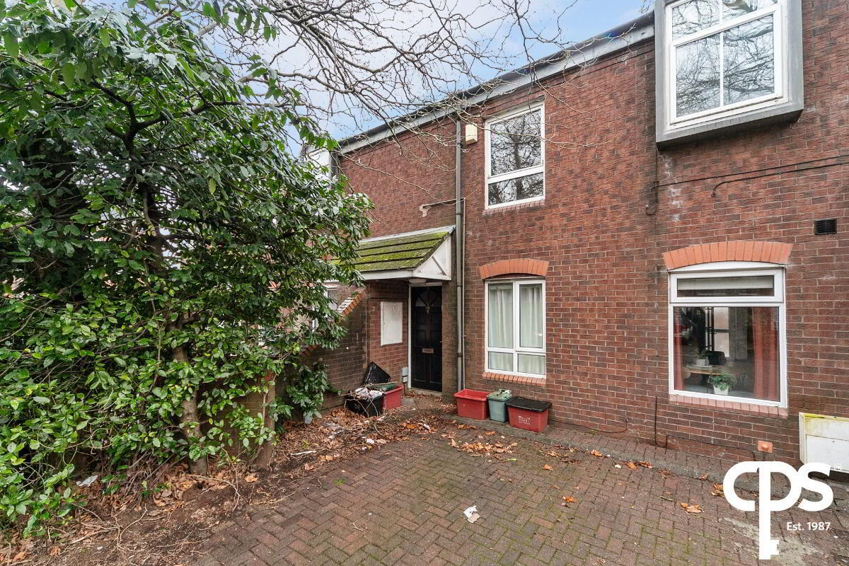 8 Salisbury Court 1 of 11