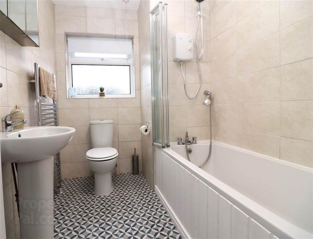 25 Dundrum Road 6 of 12