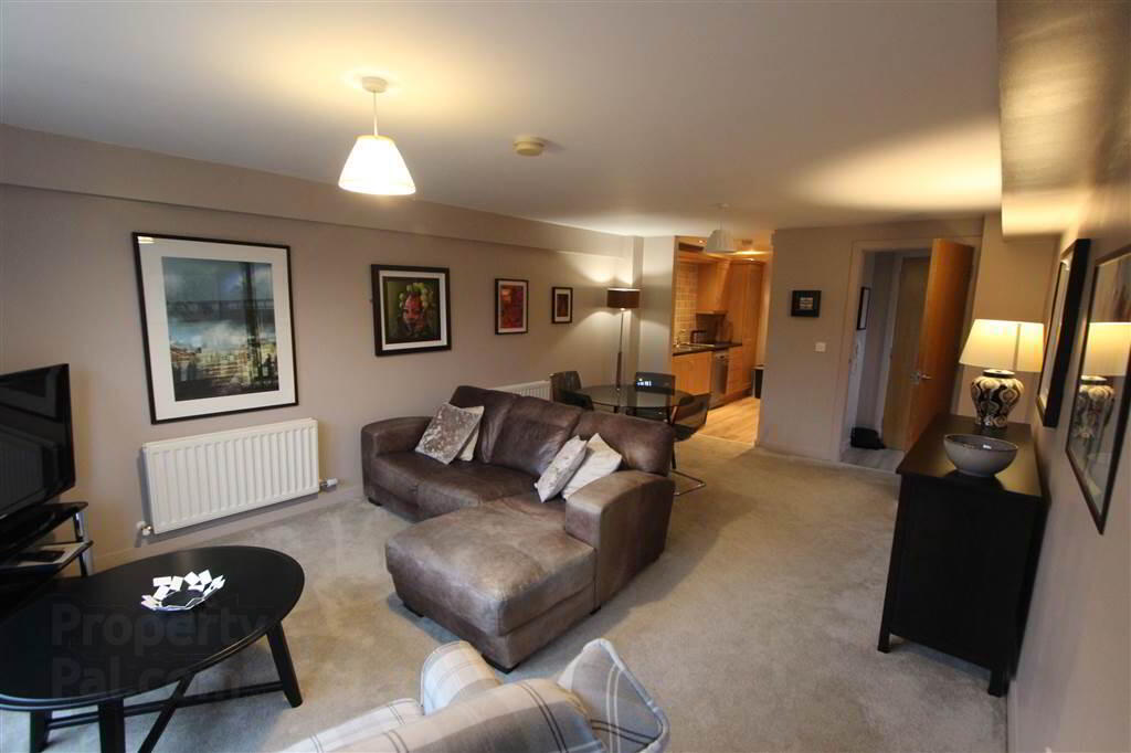 13 Shaftesbury Court 7 of 14
