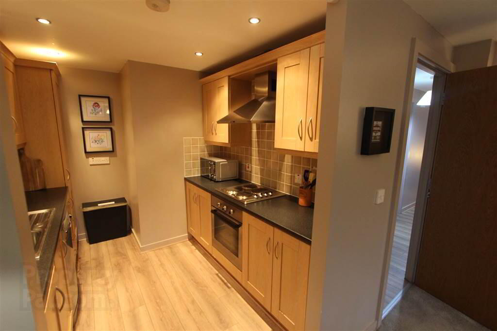 13 Shaftesbury Court 9 of 14
