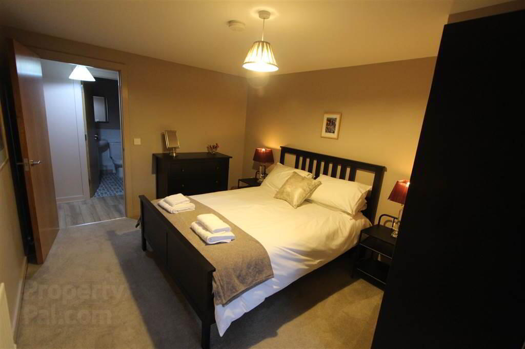 13 Shaftesbury Court 11 of 14