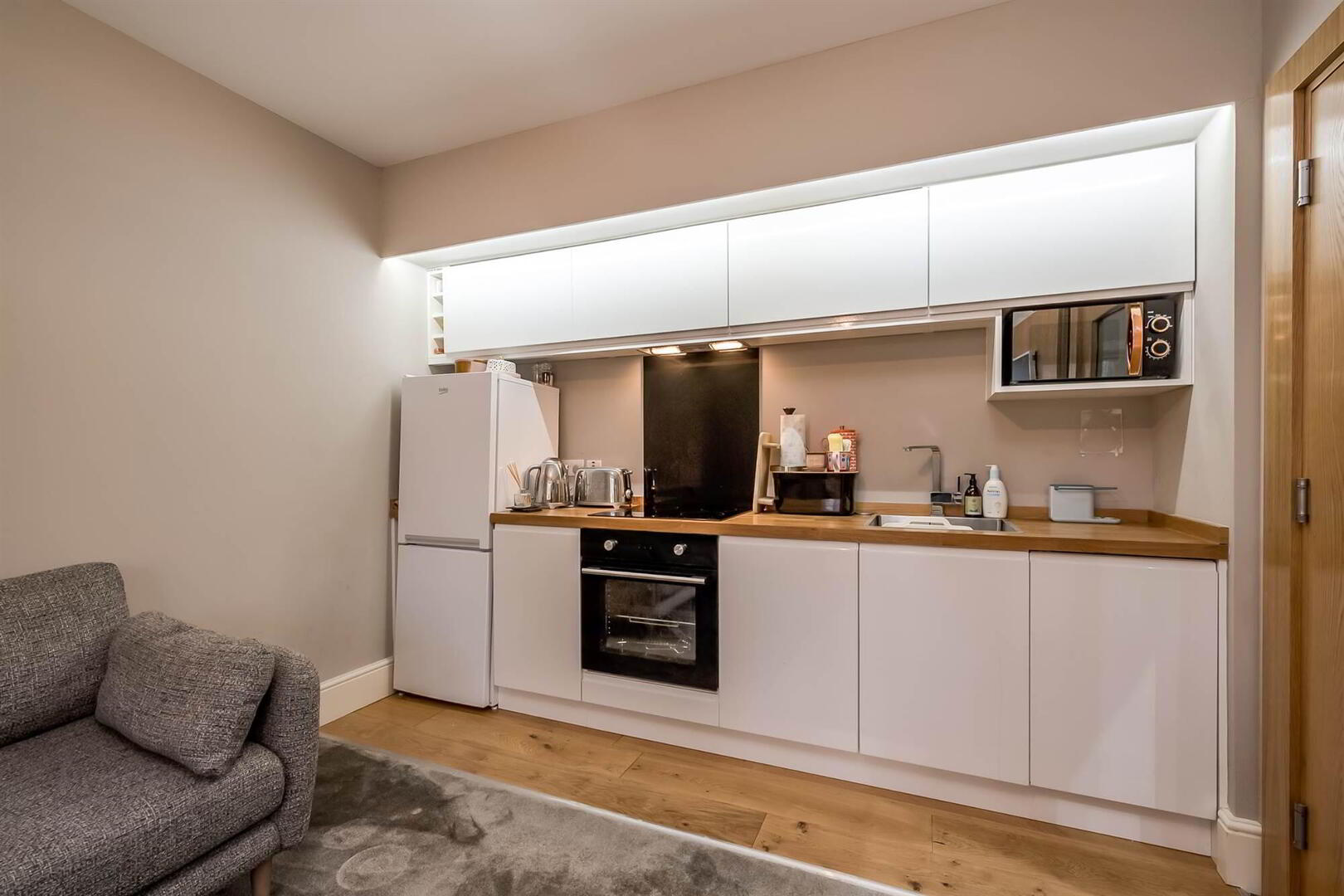 Apt 4 Atelier House, 26 Sans Souci Park 12 of 20