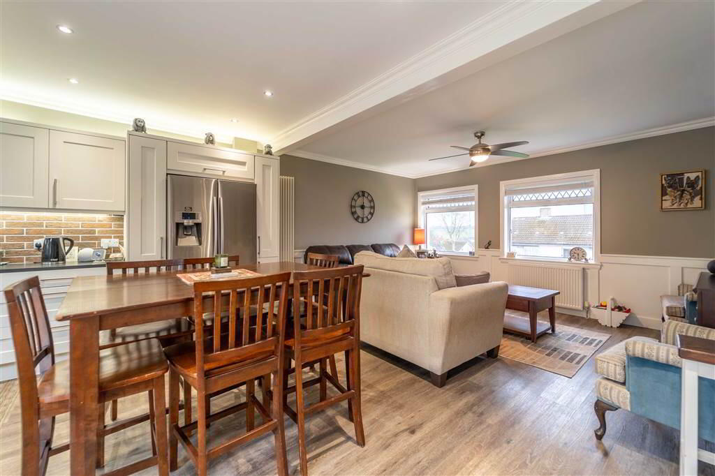 23 Springwell Crescent 7 of 18