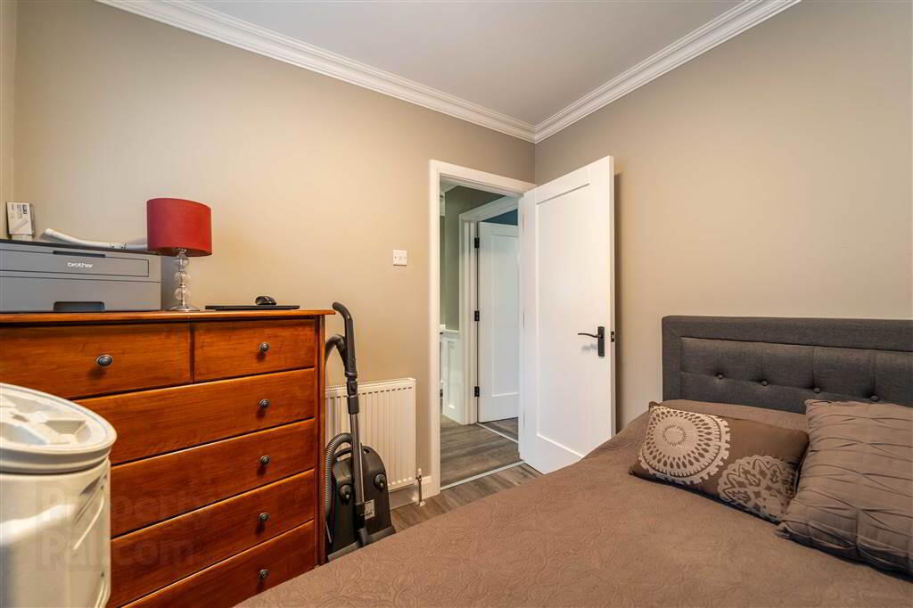 23 Springwell Crescent 13 of 18