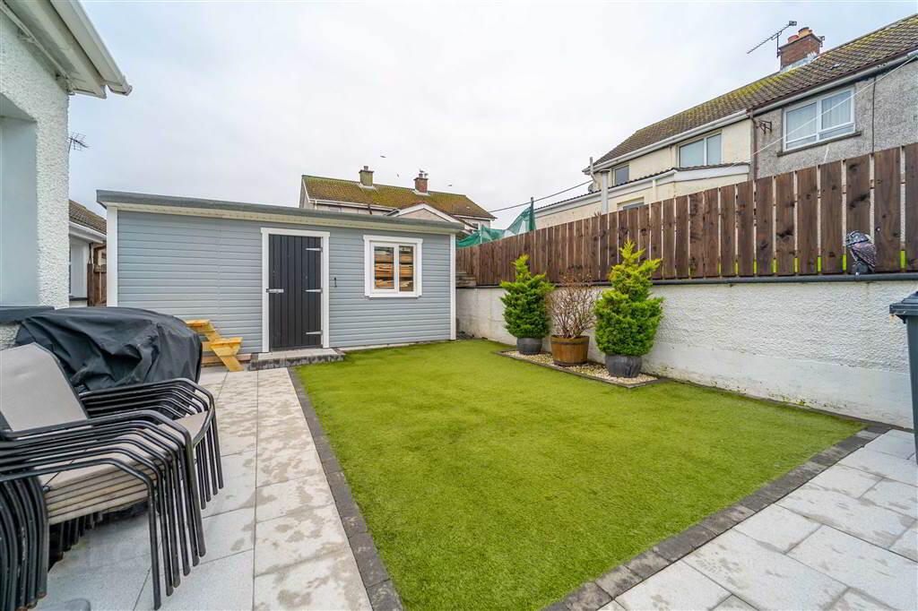 23 Springwell Crescent 16 of 18