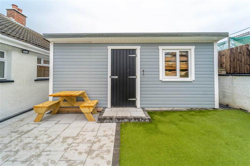 23 Springwell Crescent 17 of 18