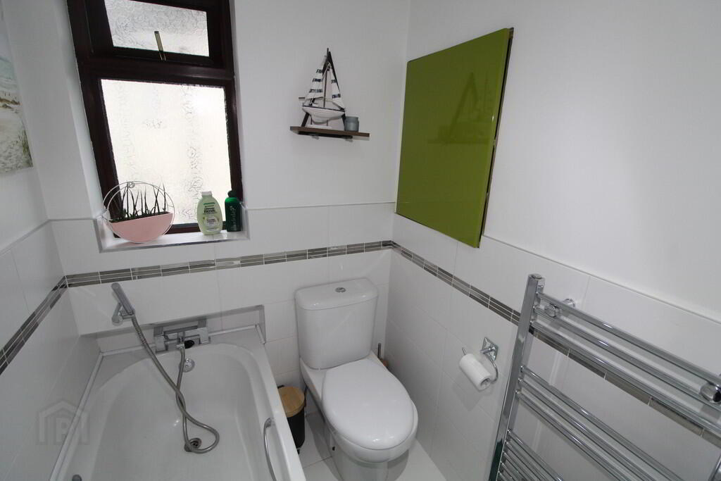 12 Graymount Grove 16 of 18