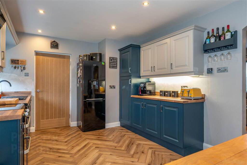 23 Rowallane Drive 9 of 33