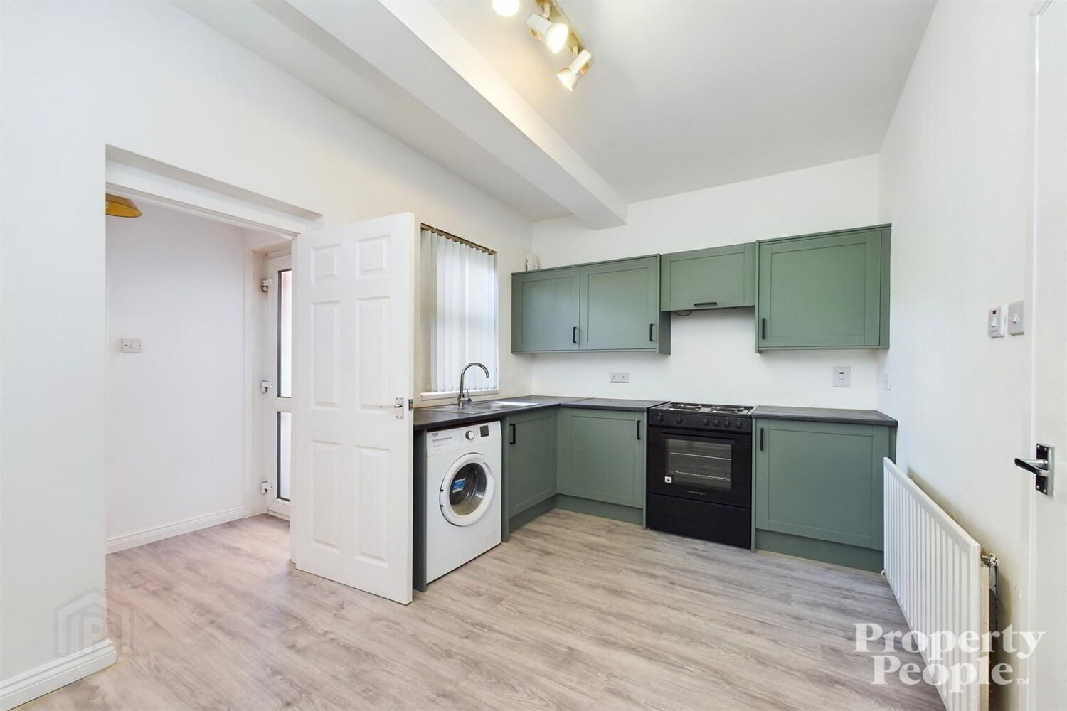 193 Avoniel Road 6 of 19