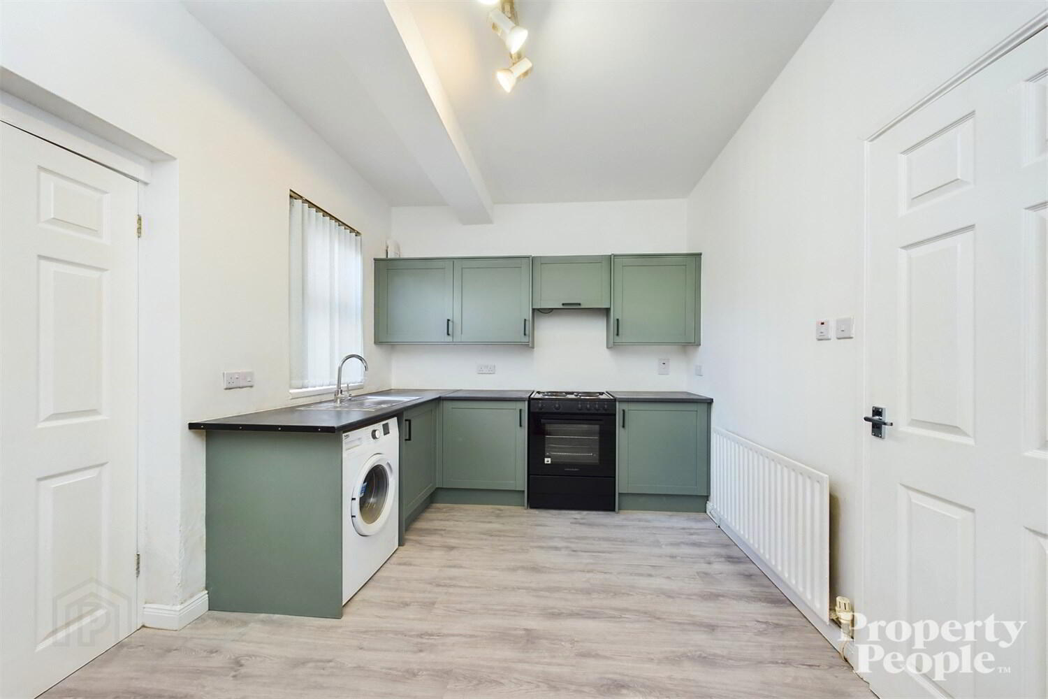 193 Avoniel Road 7 of 19