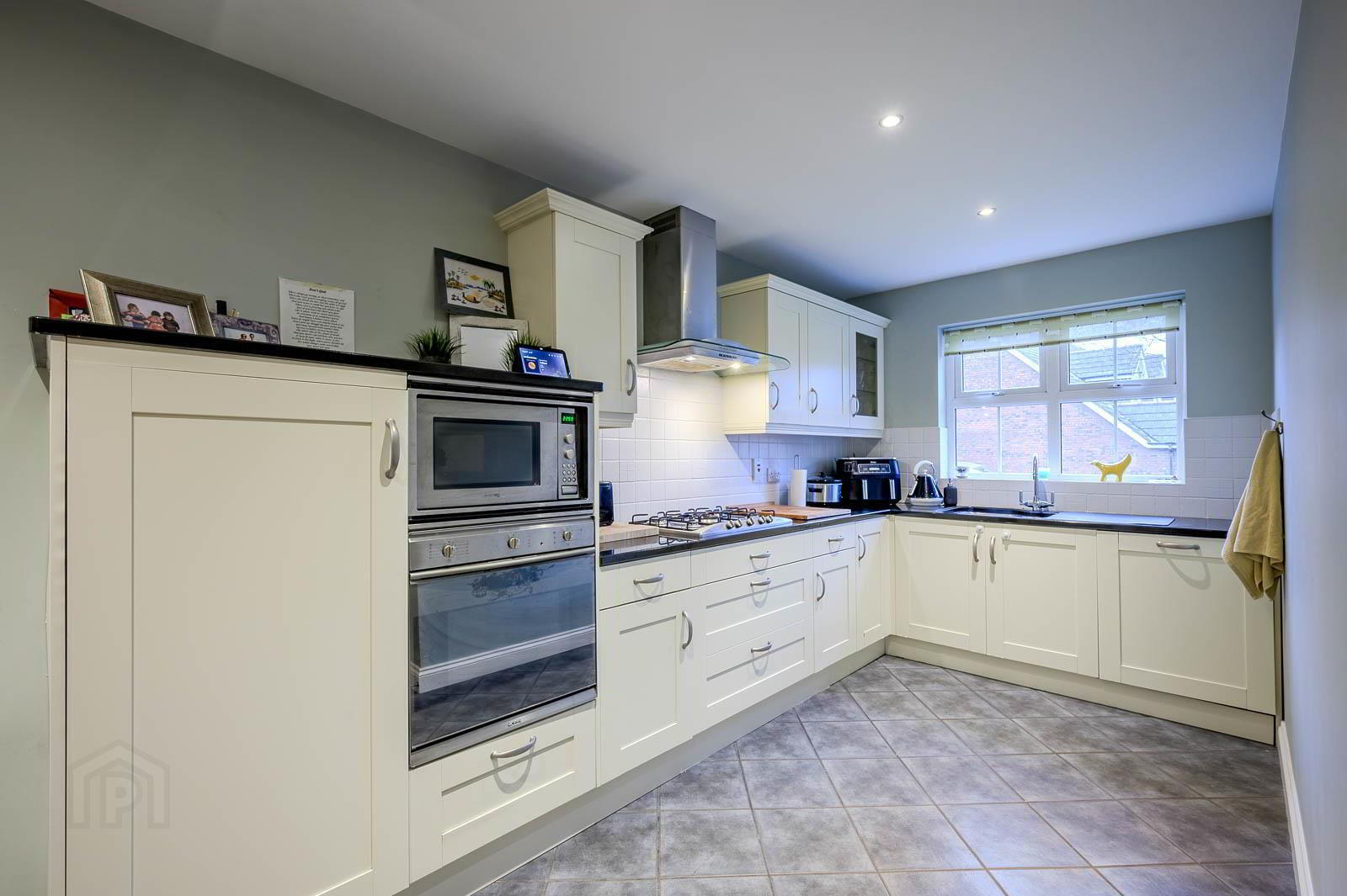6 Woodcroft Lane 8 of 23