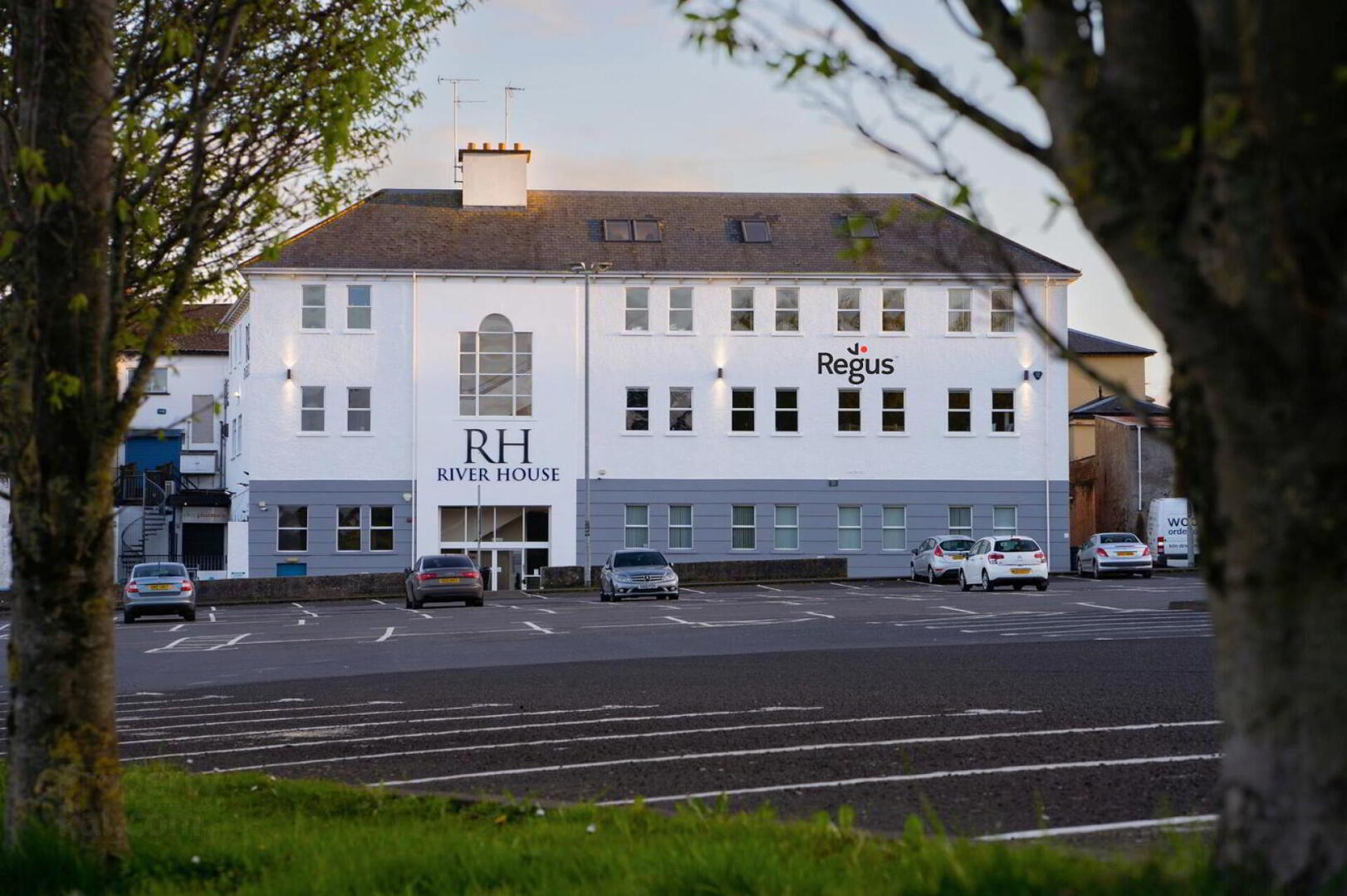 River House, Castle Lane