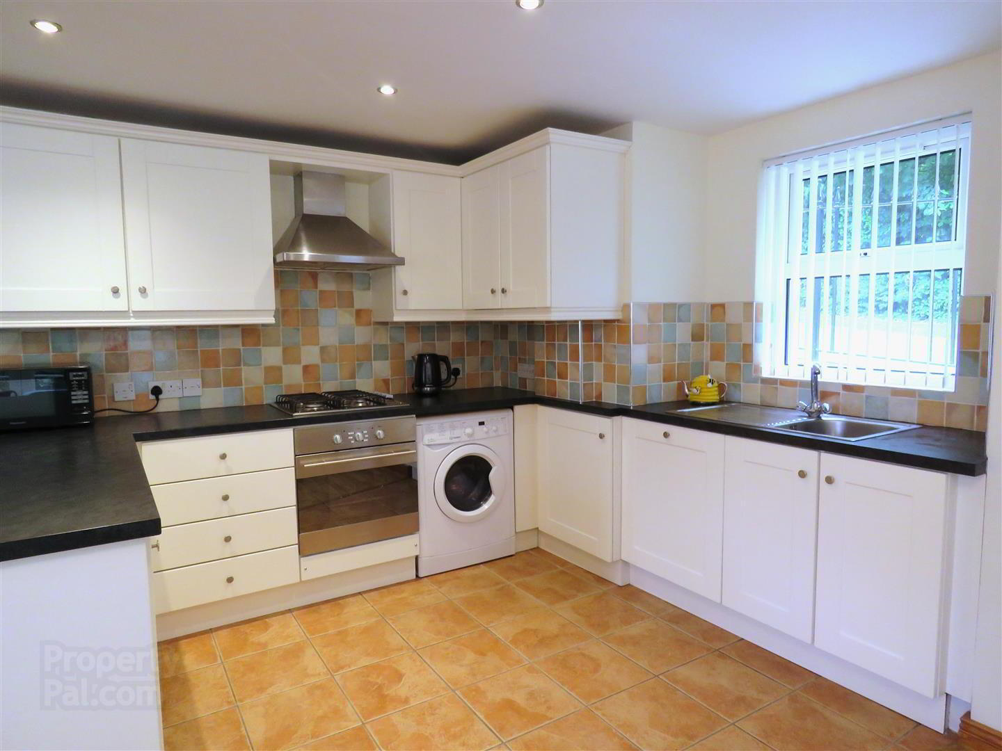 7 Apiary Court 5 of 17