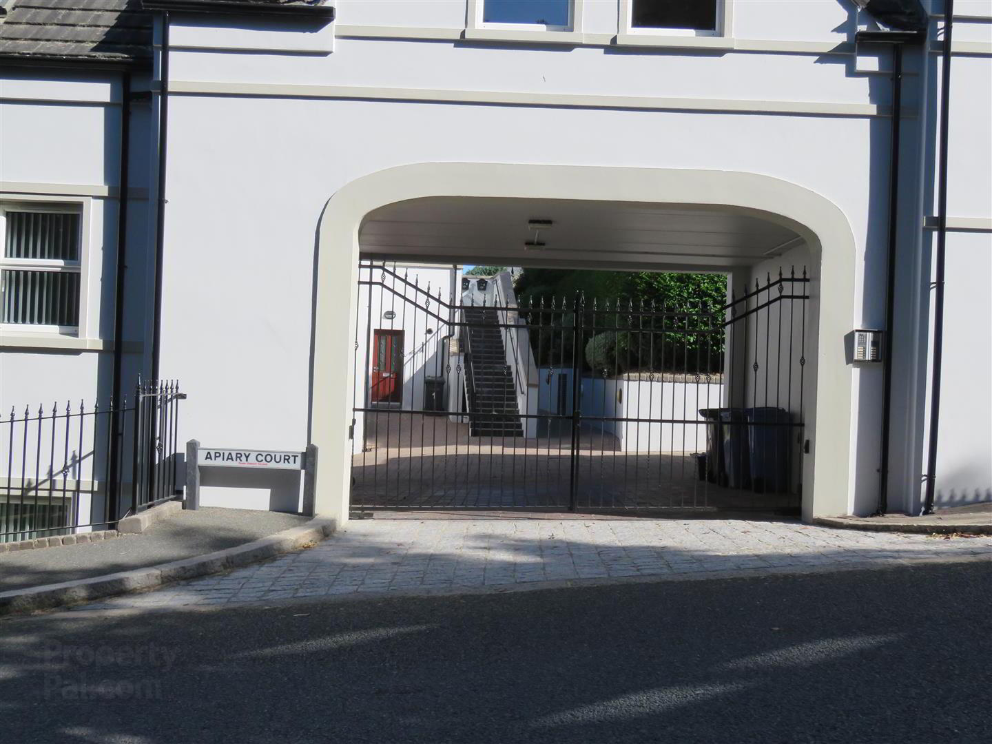7 Apiary Court 16 of 17