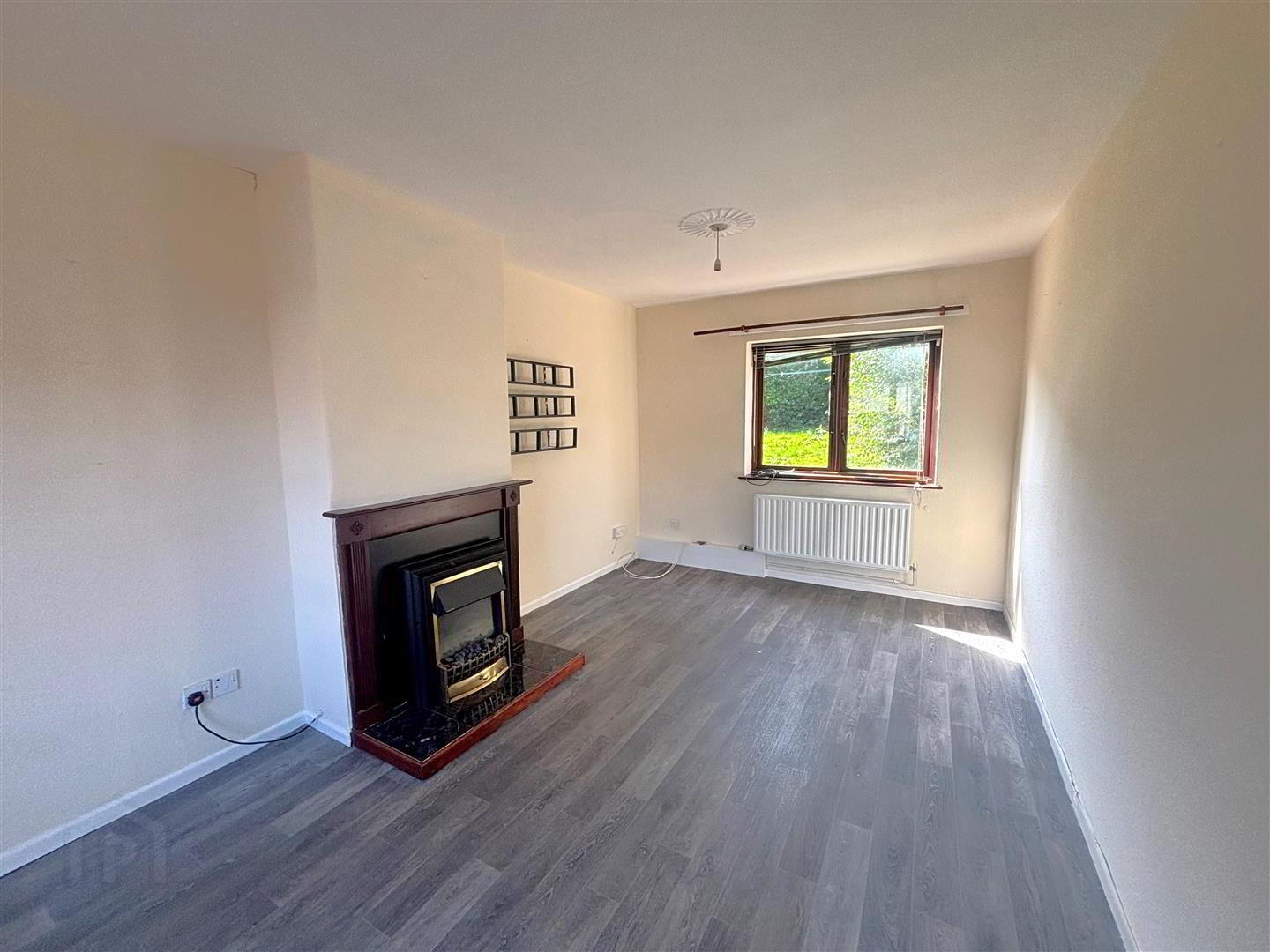11 Waveney Grove 4 of 16