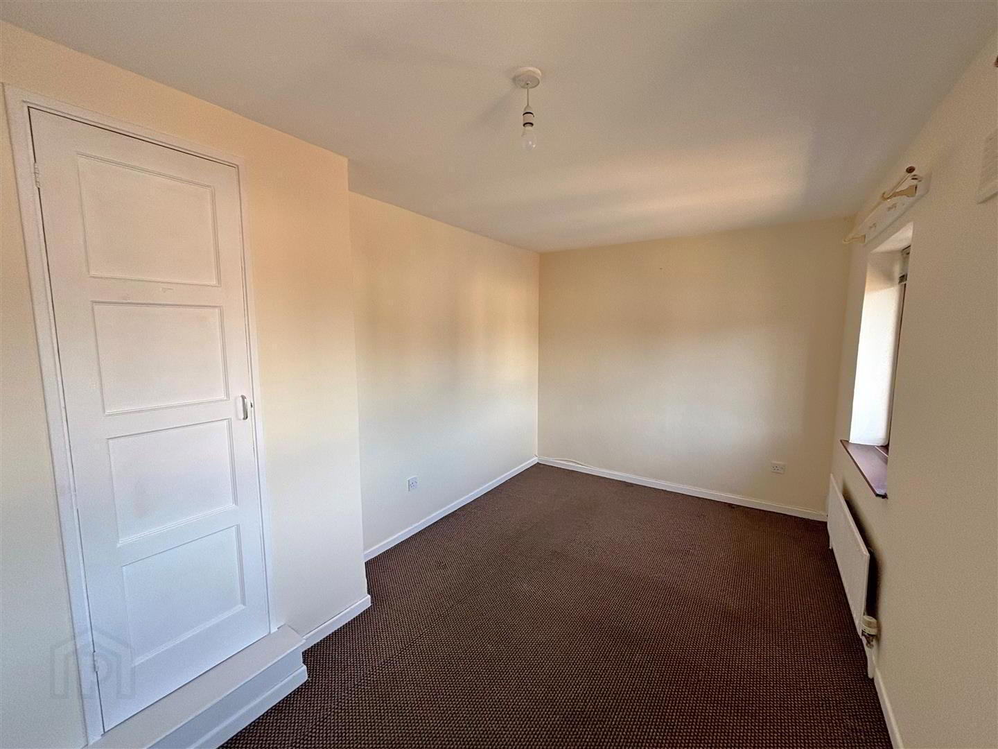 11 Waveney Grove 14 of 16