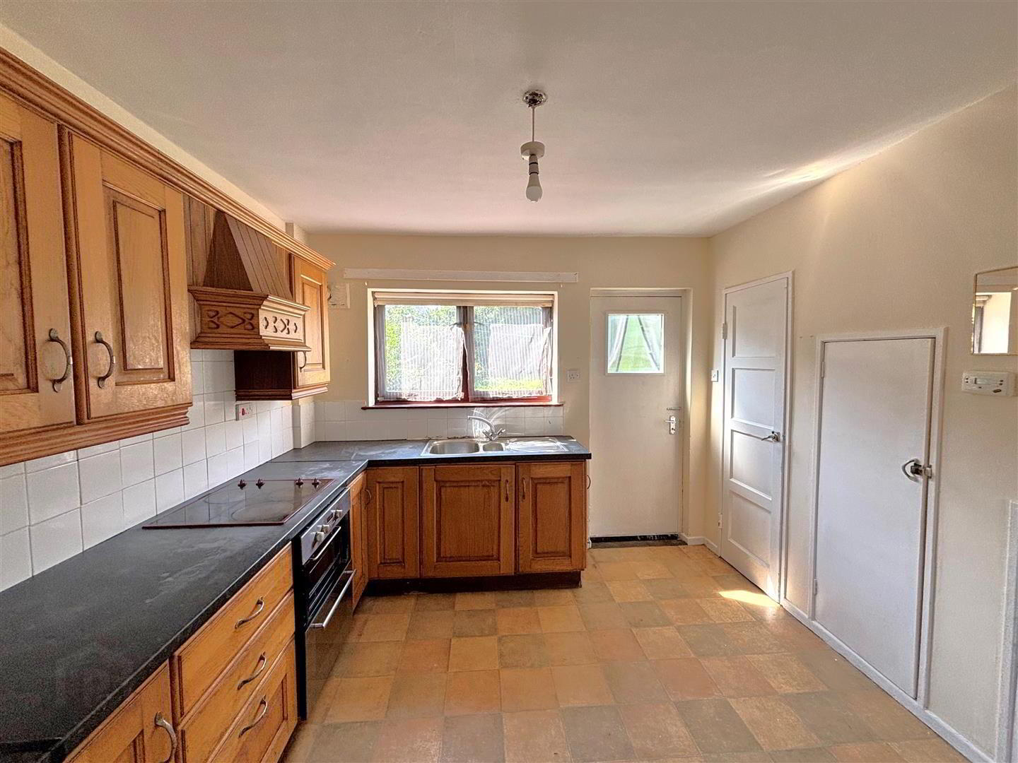 11 Waveney Grove 7 of 16