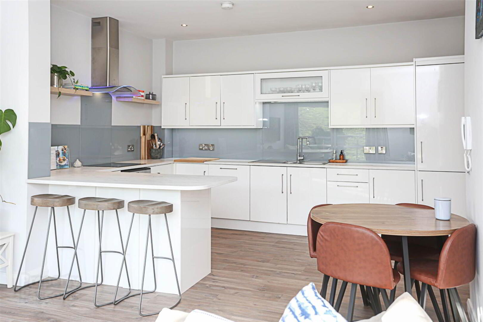 2 Apt, Redburn Court, 176 Old Holywood Road 7 of 21