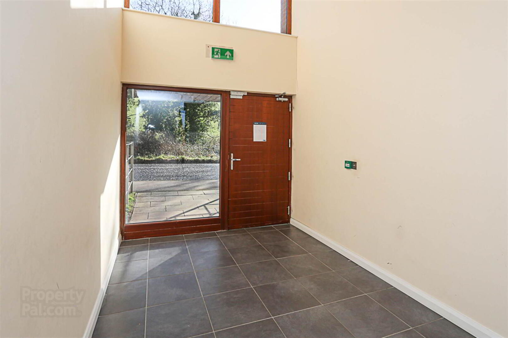 2 Apt, Redburn Court, 176 Old Holywood Road 16 of 21